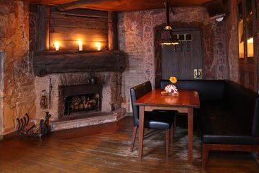 Old Estate Hotel & Spa