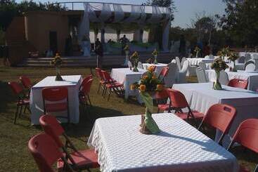 استراحتگاه Kaazmein Lodge