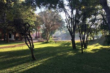 استراحتگاه Kaazmein Lodge