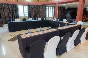 استراحتگاه Kaazmein Lodge
