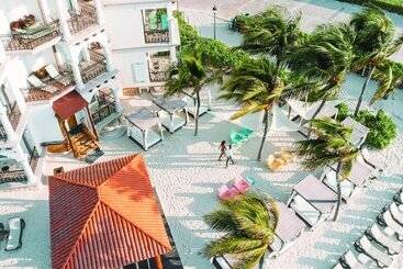 استراحتگاه Wyndham Alltra Playa Del Carmen Adults Only All Inclusive