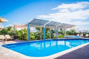 استراحتگاه Wyndham Alltra Playa Del Carmen Adults Only All Inclusive