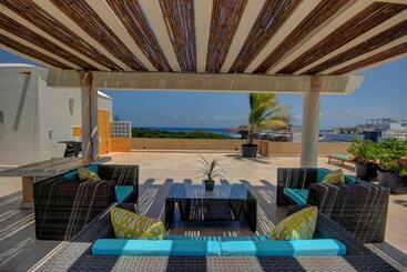 Riviera Maya Suites