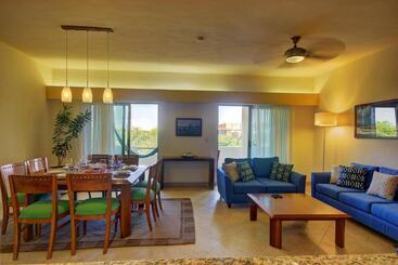 Riviera Maya Suites