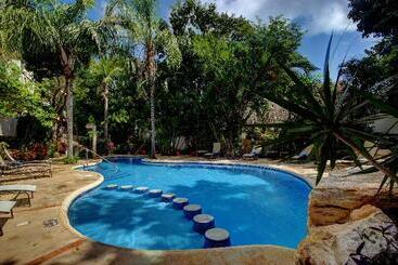 Riviera Maya Suites