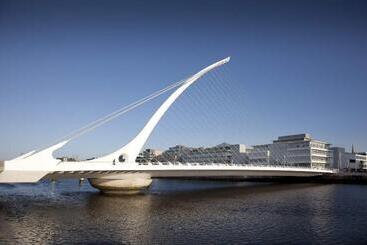 هتل Travelodge Plus Dublin City Centre