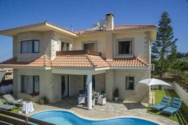 Villa Olivetta Large Private Pool Walk To Beach Sea Views A C Wifi Car Not Required   1986 - Ayia Marina Chrysochous