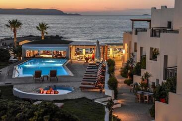 هتل Yria Beach