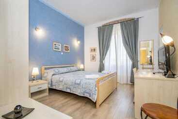 پانسیون Apartments And Rooms Villa Rossella 2