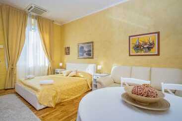 پانسیون Apartments And Rooms Villa Rossella 2