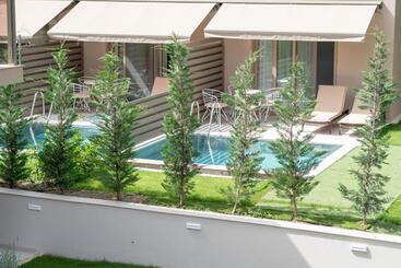 Scarabeo Hotel & Villas Parga