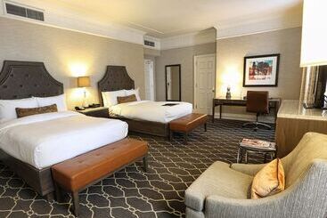 هتل The Fairmont Palliser Gold Experience