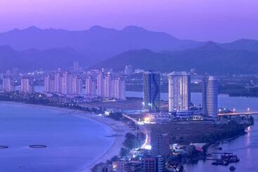 هتل Wyndham Grand Plaza Royale Shuangyue Bay