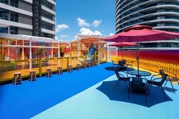 هتل Wyndham Grand Plaza Royale Shuangyue Bay