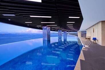 هتل Wyndham Grand Plaza Royale Shuangyue Bay