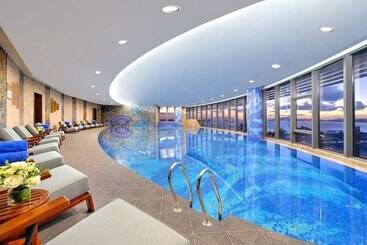 هتل Wyndham Grand Plaza Royale Shuangyue Bay