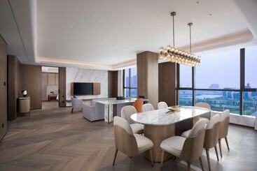 هتل Wyndham Zhangshu
