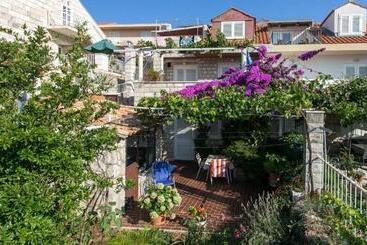 پانسیون Guest House Misita