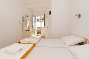 پانسیون Guest House Misita