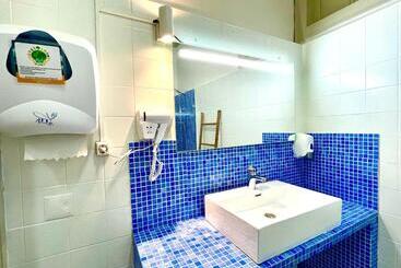 هتل Algarve Hostel