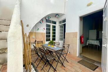 هتل Algarve Hostel