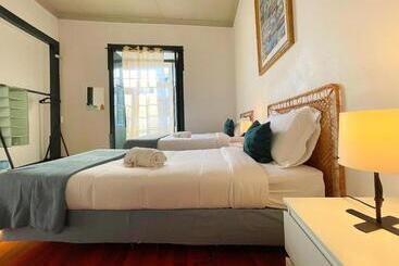 هتل Algarve Hostel