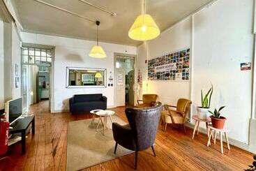 هتل Algarve Hostel