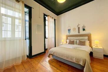 هتل Algarve Hostel