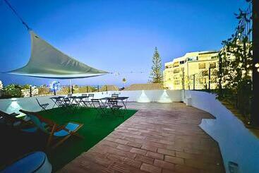 هتل Algarve Hostel