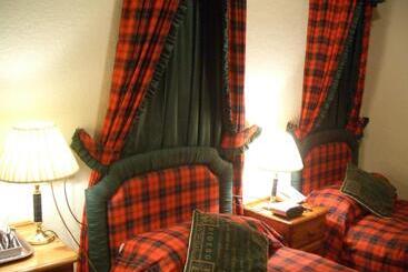 هتل Atholl Arms