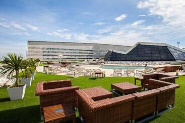 هتل Casino Pullman City Center Rosario
