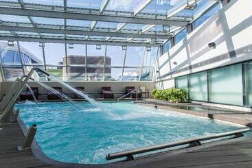 هتل Casino Pullman City Center Rosario