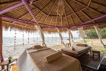 هتل Centara Chaan Talay Resort And Villas Trat