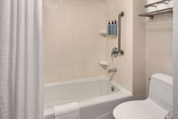 هتل Fairfield Inn By Marriott New York Laguardia Airport/flushing