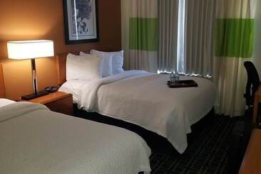 هتل Fairfield Inn By Marriott New York Laguardia Airport/flushing