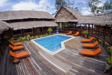 هتل Heliconia Amazon River Lodge