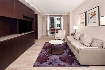 هتل Hilton Club West 57th Street New York