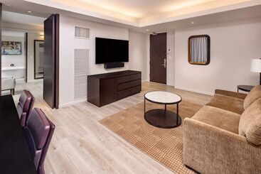هتل Hilton Club West 57th Street New York