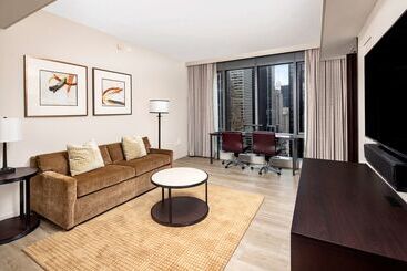هتل Hilton Club West 57th Street New York