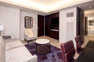هتل Hilton Club West 57th Street New York
