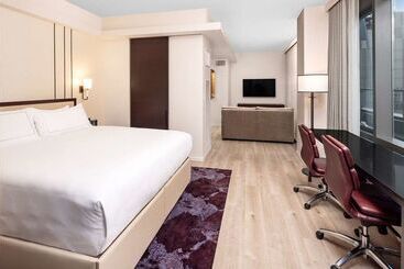 هتل Hilton Club West 57th Street New York