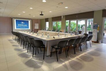 هتل Hilton Noumea La Promenade Residences