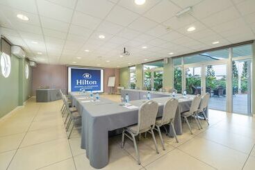 هتل Hilton Noumea La Promenade Residences