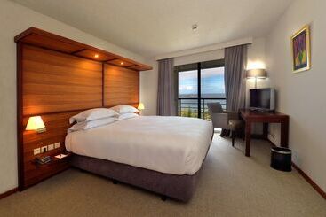 هتل Hilton Noumea La Promenade Residences