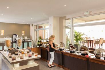 هتل Hilton Noumea La Promenade Residences