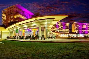 هتل Hilton Noumea La Promenade Residences