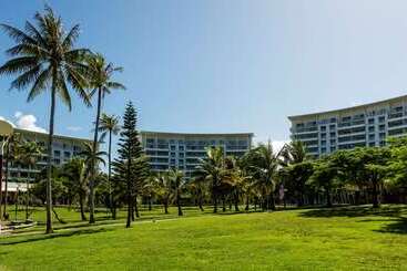 هتل Hilton Noumea La Promenade Residences