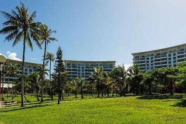 هتل Hilton Noumea La Promenade Residences