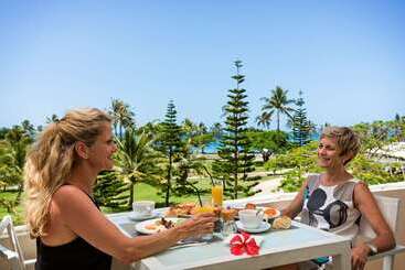 هتل Hilton Noumea La Promenade Residences