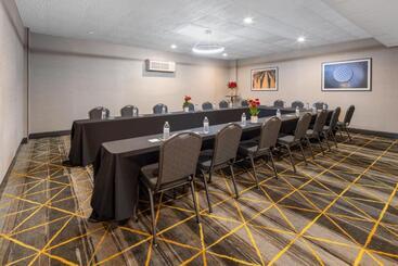 هتل Holiday Inn Poughkeepsie, An Ihg